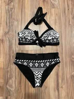 Black & White Patterned Women’s Bikini Set - Brand Unspecified